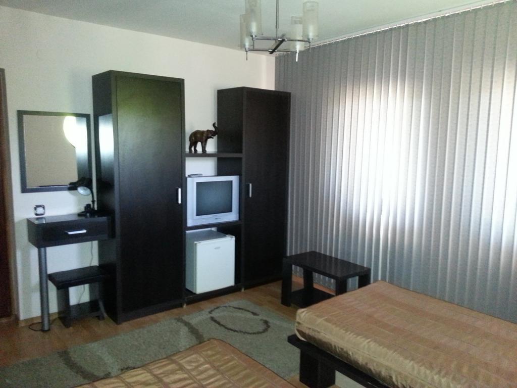 Pension Ambiance Iasi Extérieur photo