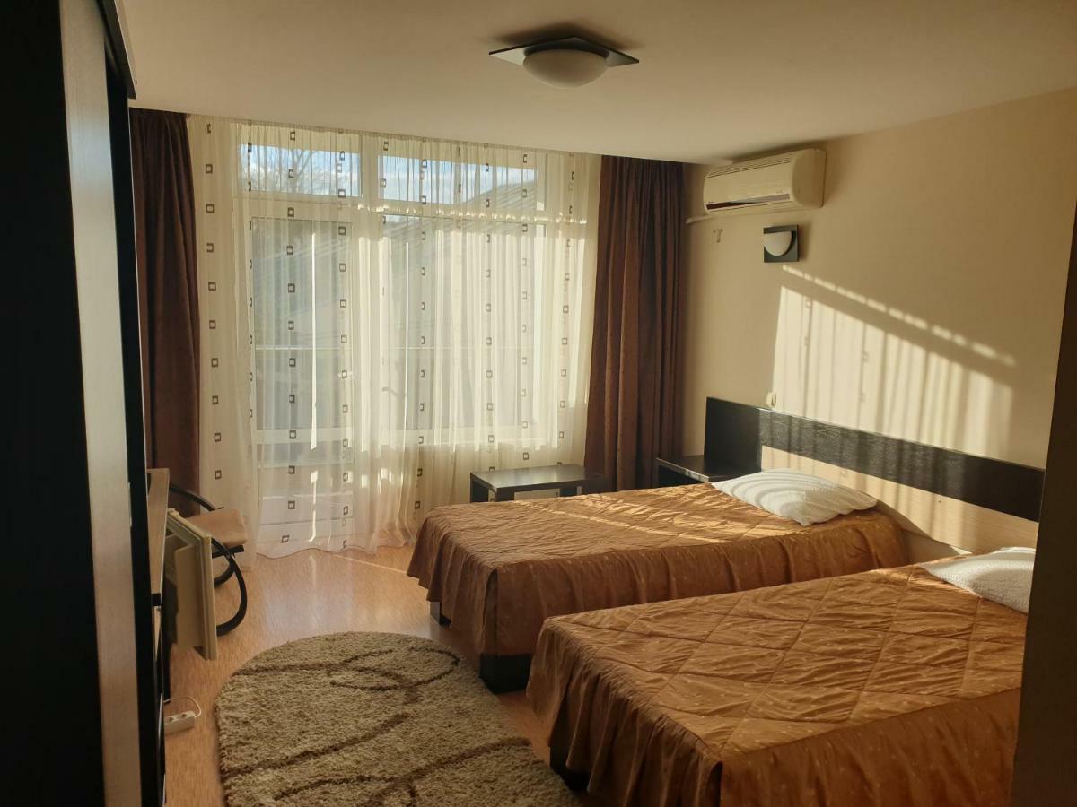 Pension Ambiance Iasi Extérieur photo